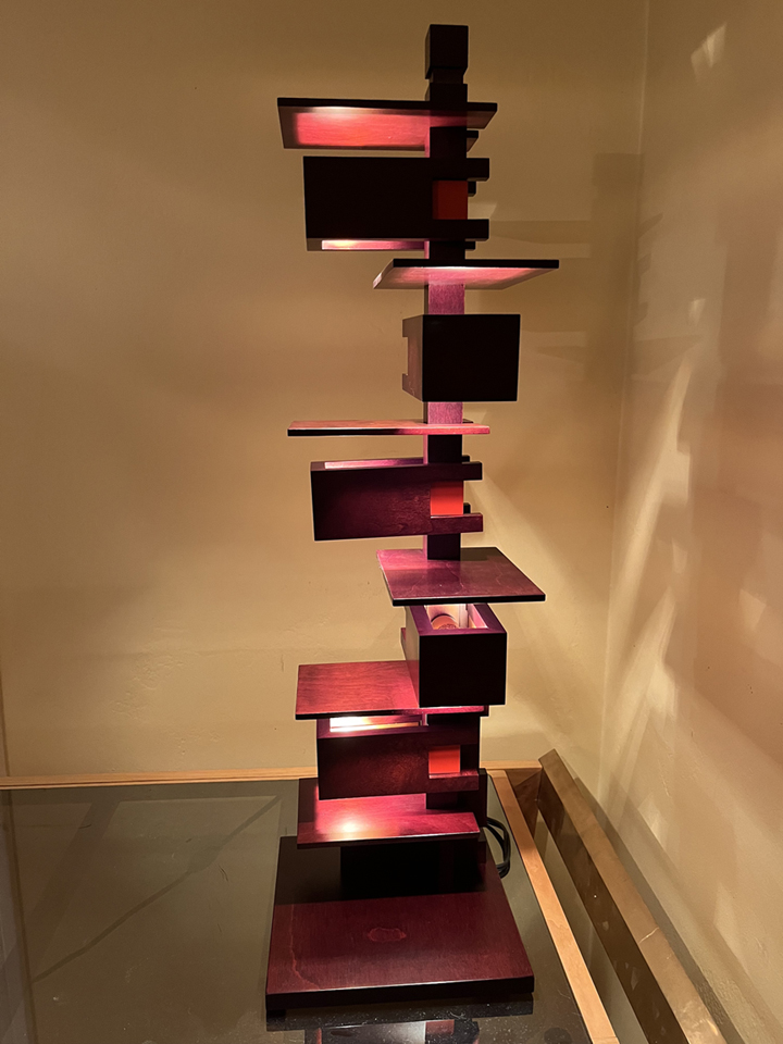 Frank Lloyd Wright: Taliesin 3 Table Lamp Cherry Wine