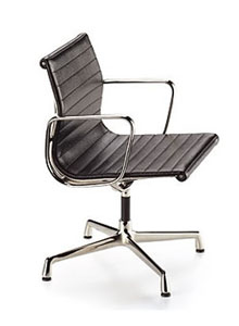 Premisse verdieping Susteen Vitra Miniature Aluminum Group Chair by Charles and Ray Eames | Stardust