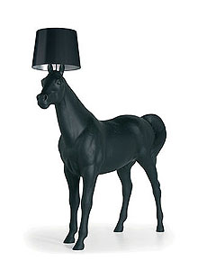 mynte en gang Jakke Moooi Horse Lamp Sculptural Floor Light by Front - Black | Stardust